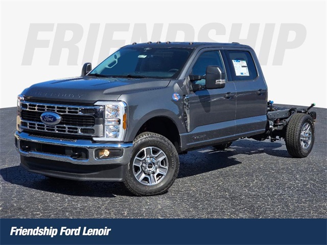 2025 Ford F-350 Super Duty Chassis Cab XLT's photo