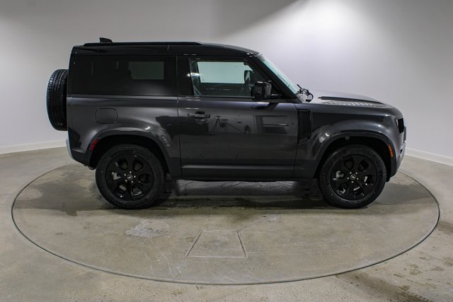 2025 Land Rover Defender 90 S photo 6