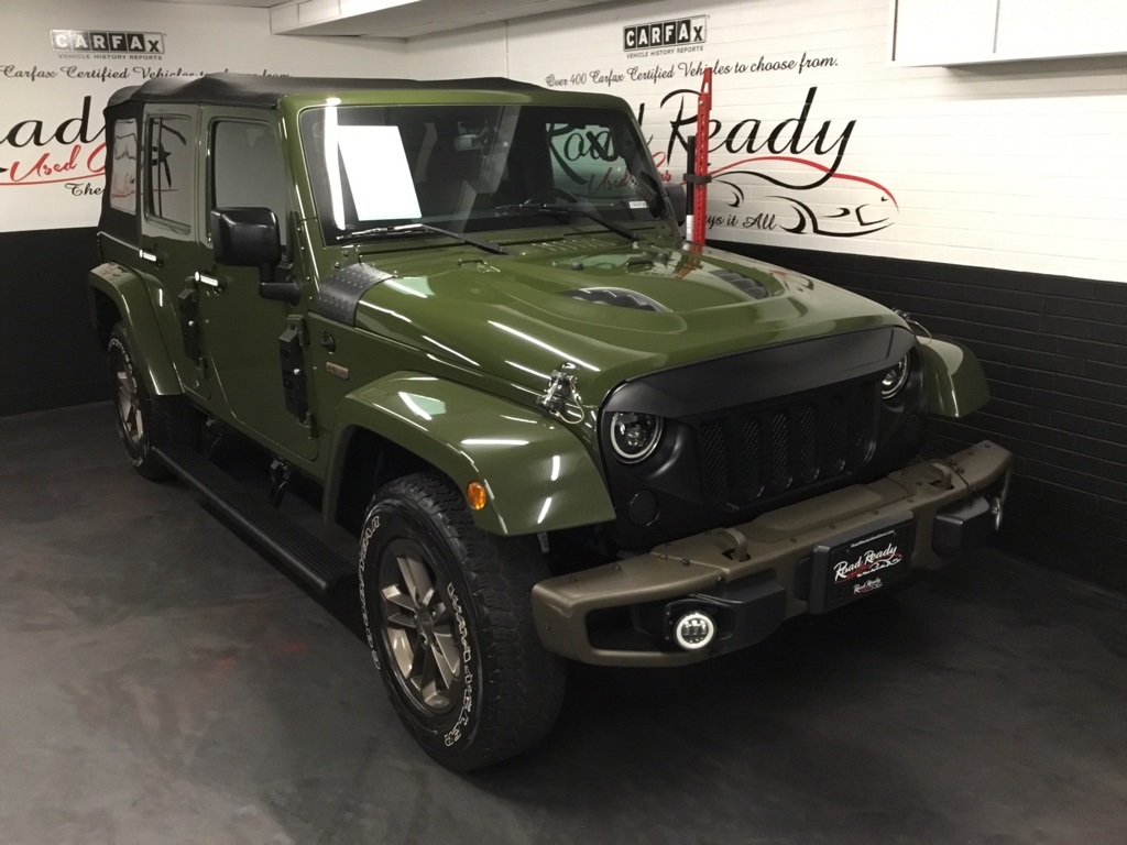 2016 Jeep Wrangler Unlimited Sahara photo 2