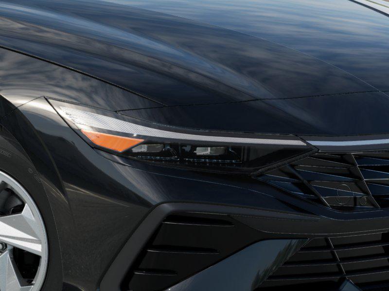 2025 Hyundai Elantra SE photo 7