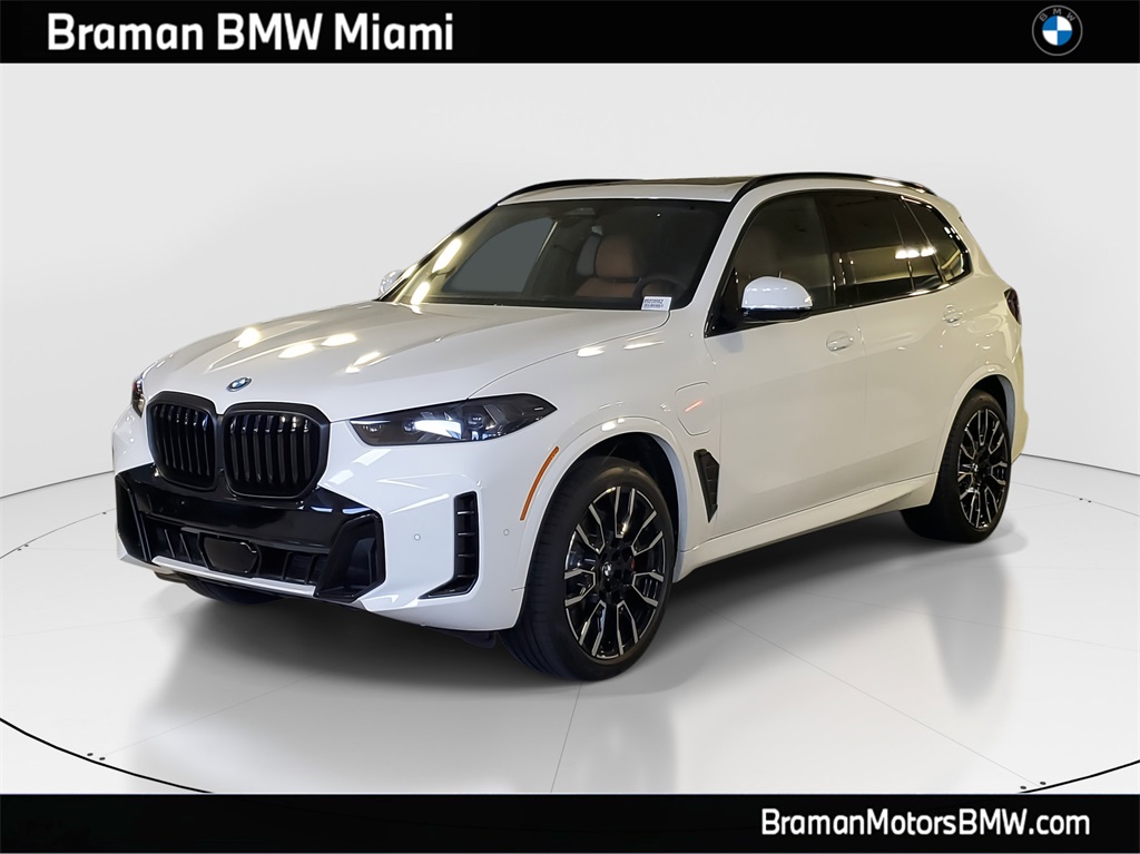 2026 BMW X5 50e's photo