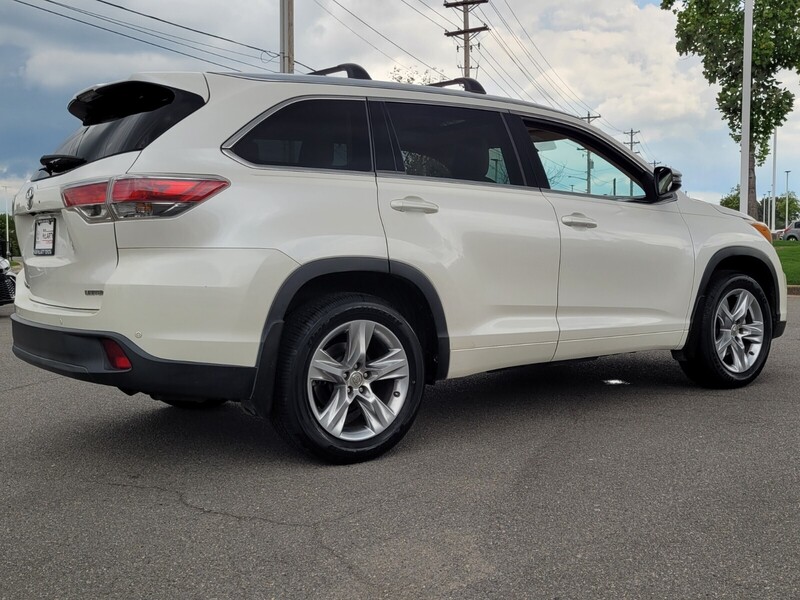 2015 Toyota Highlander Limited photo 2