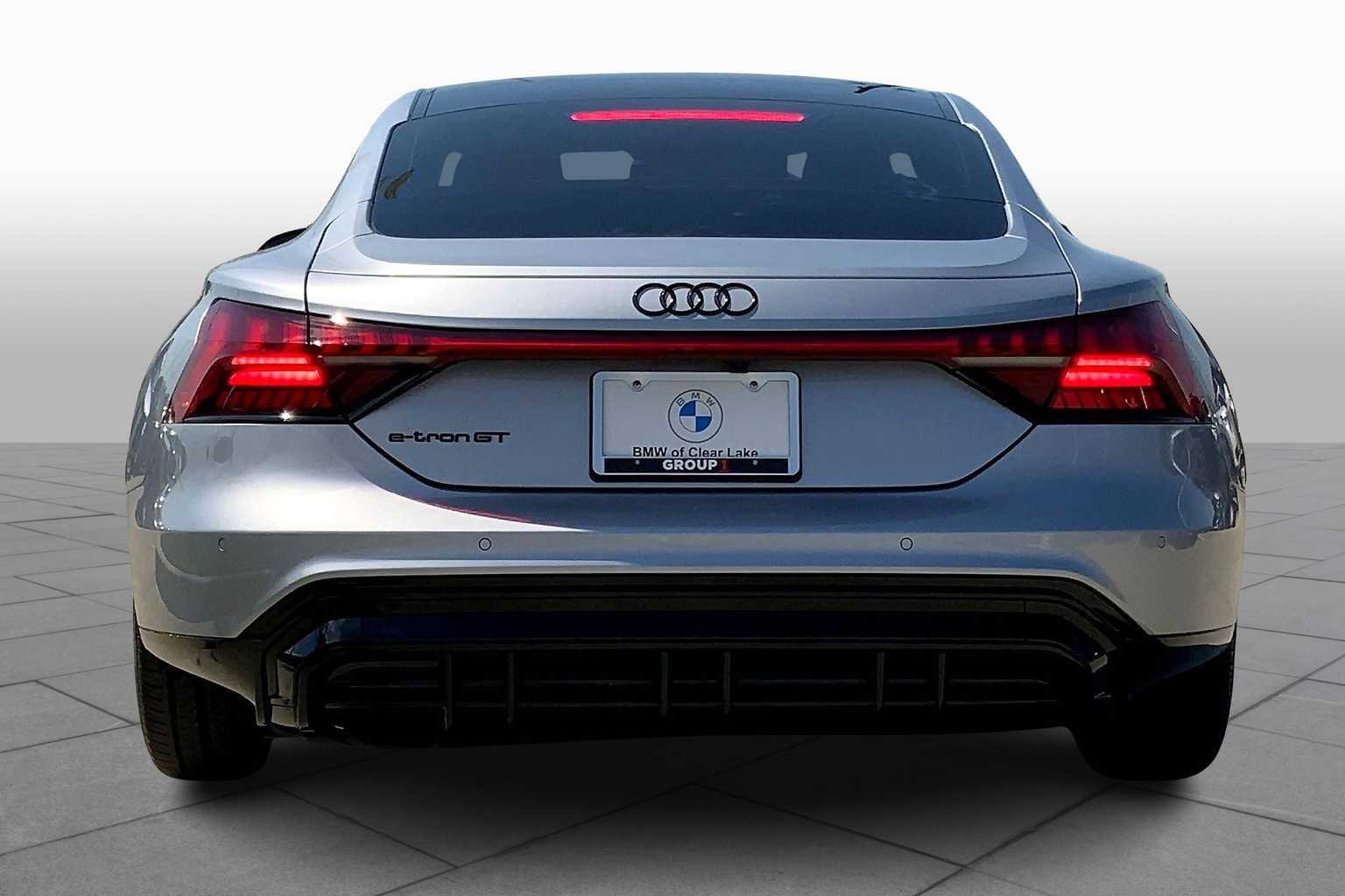 2022 Audi e-tron GT Premium Plus photo 4