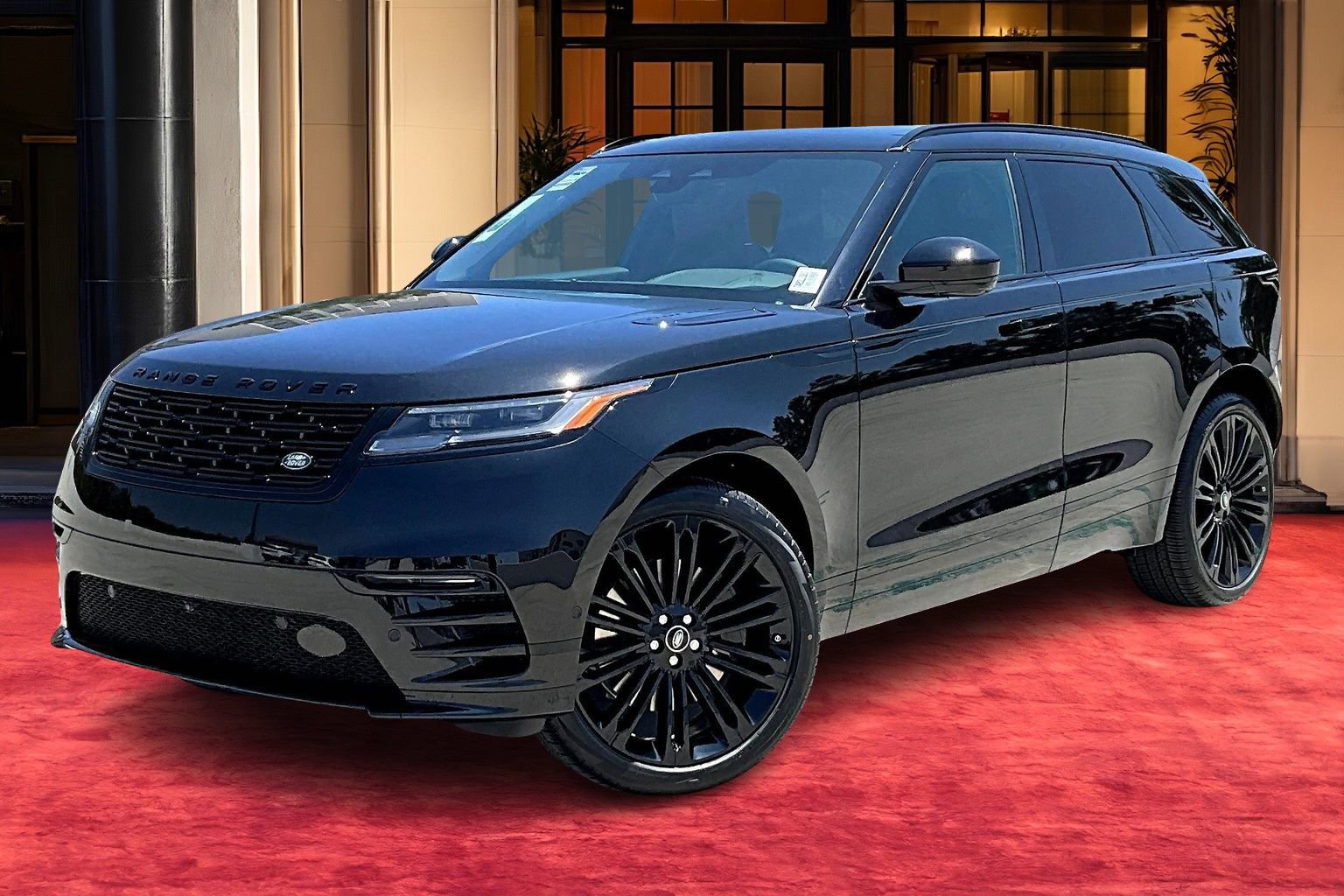 2026 Land Rover Range Rover Velar Dynamic SE's photo