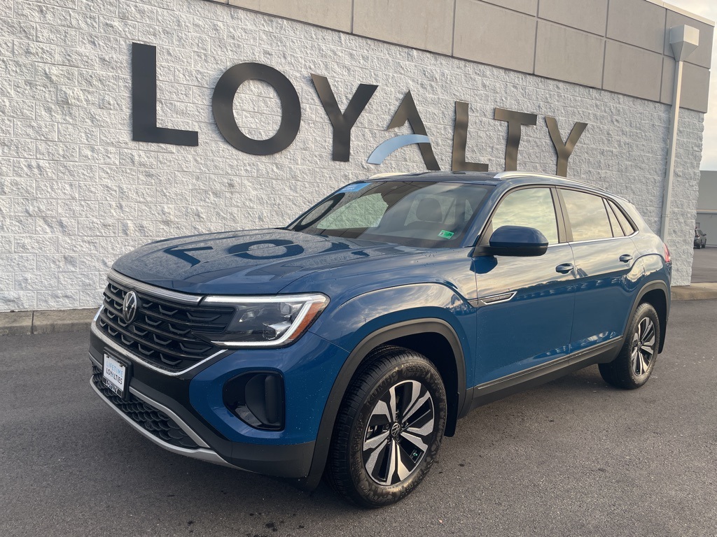 2025 Volkswagen Atlas Cross Sport SE's photo