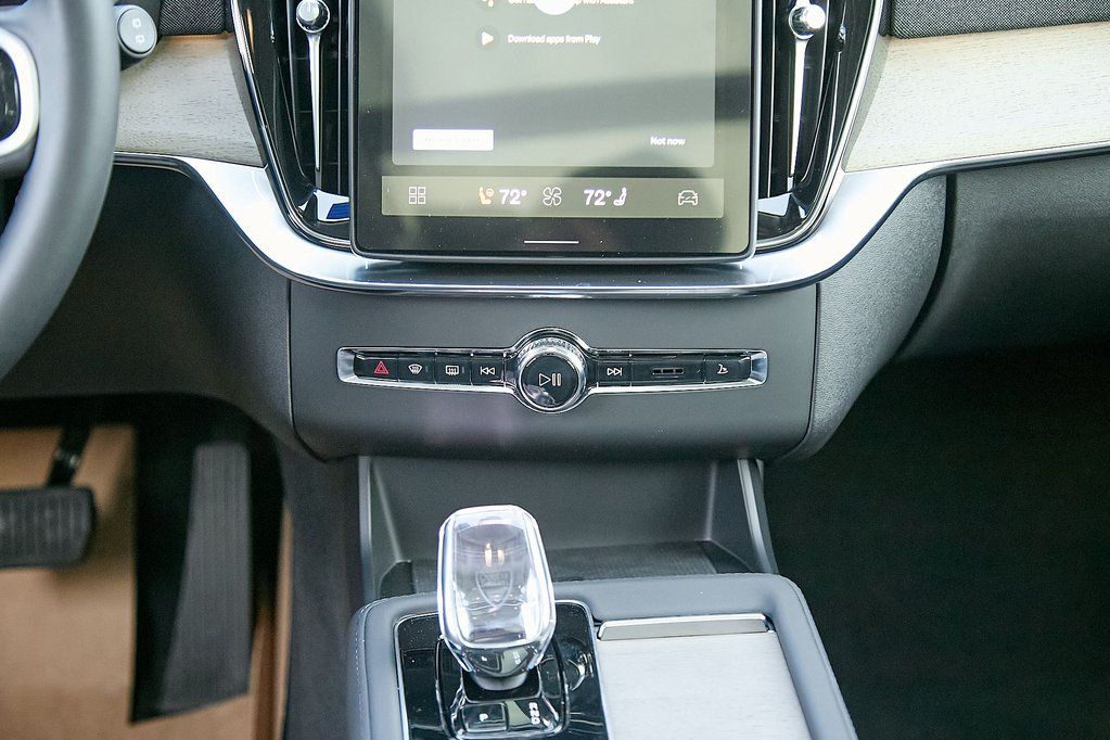 2026 VOLVO XC90 - Image 25