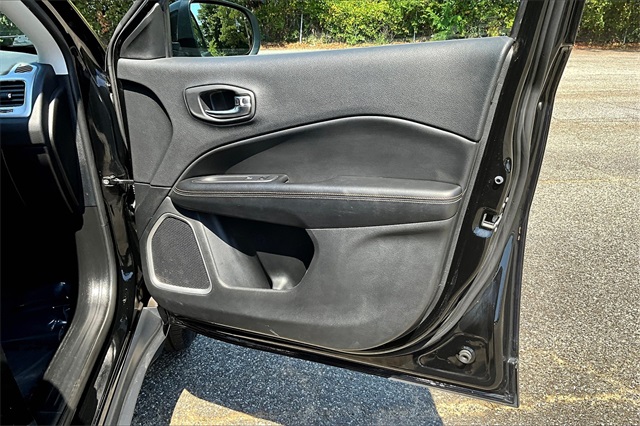 2020 Jeep Compass Latitude photo 26