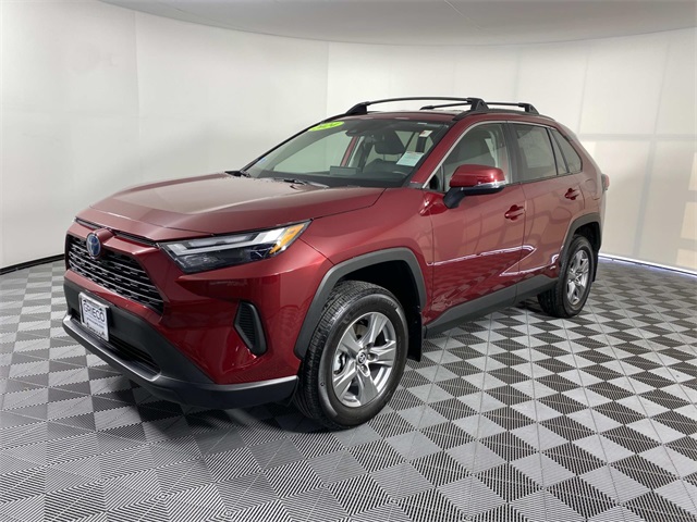 2024 Toyota RAV4 Hybrid XLE photo 3