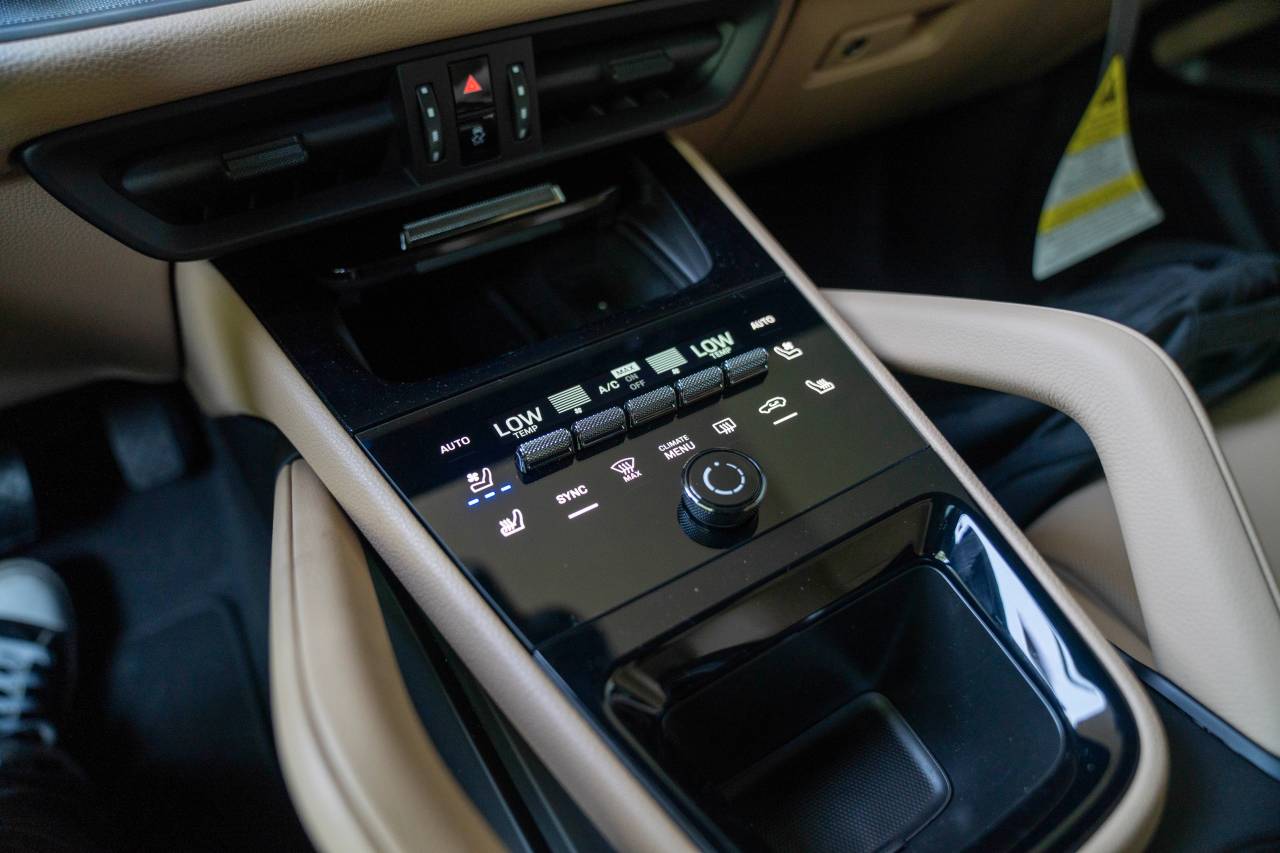 2025 Porsche Cayenne photo 19