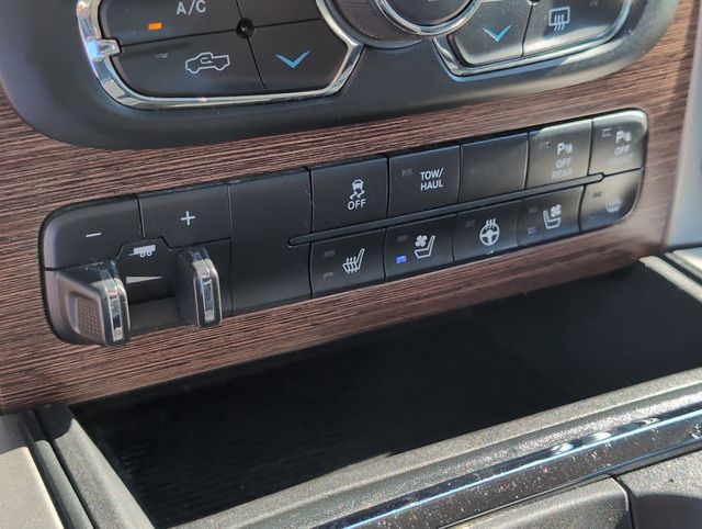 2018 Ram 2500 Laramie photo 16