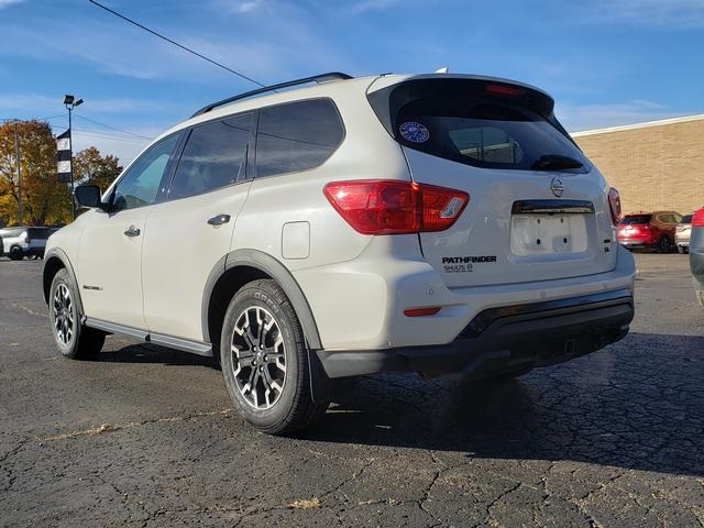 2019 Nissan Pathfinder SL photo 3