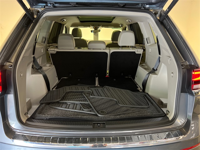 2024 Volkswagen Atlas SEL Premium R-Line photo 3