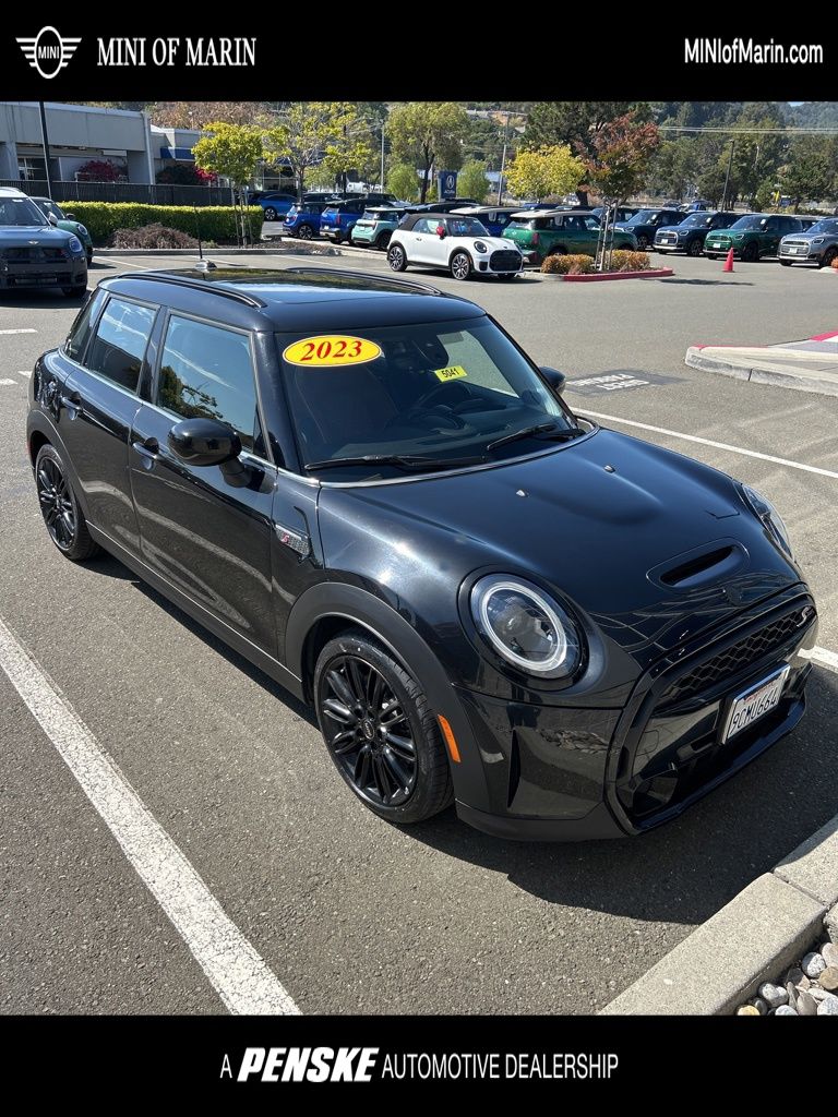 2023 MINI Hardtop 4 Door