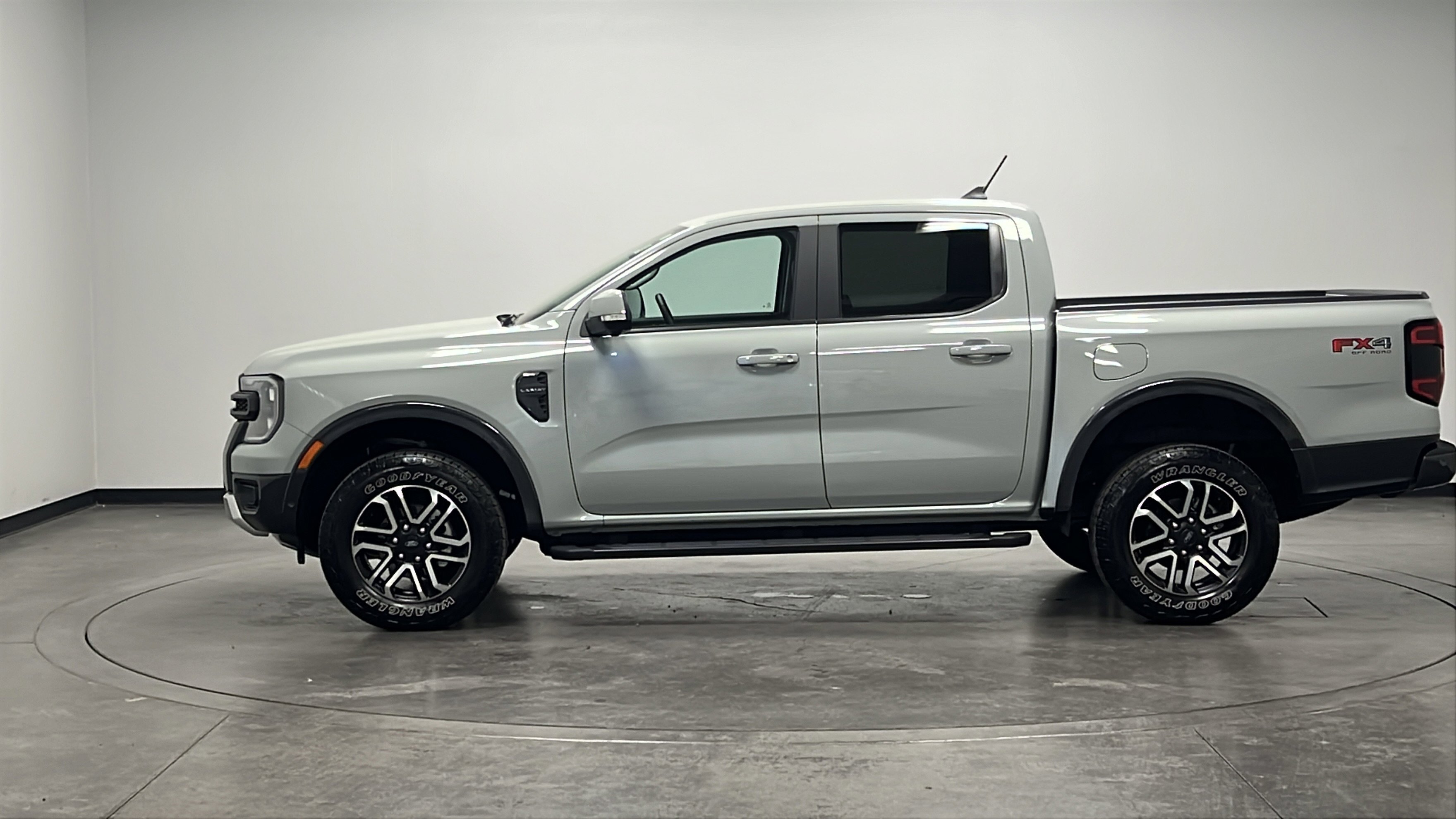 2024 Ford Ranger Lariat photo 4
