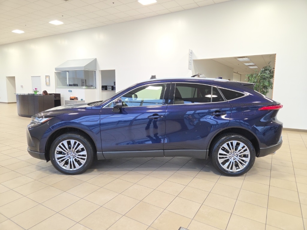 2021 Toyota Venza XLE's photo