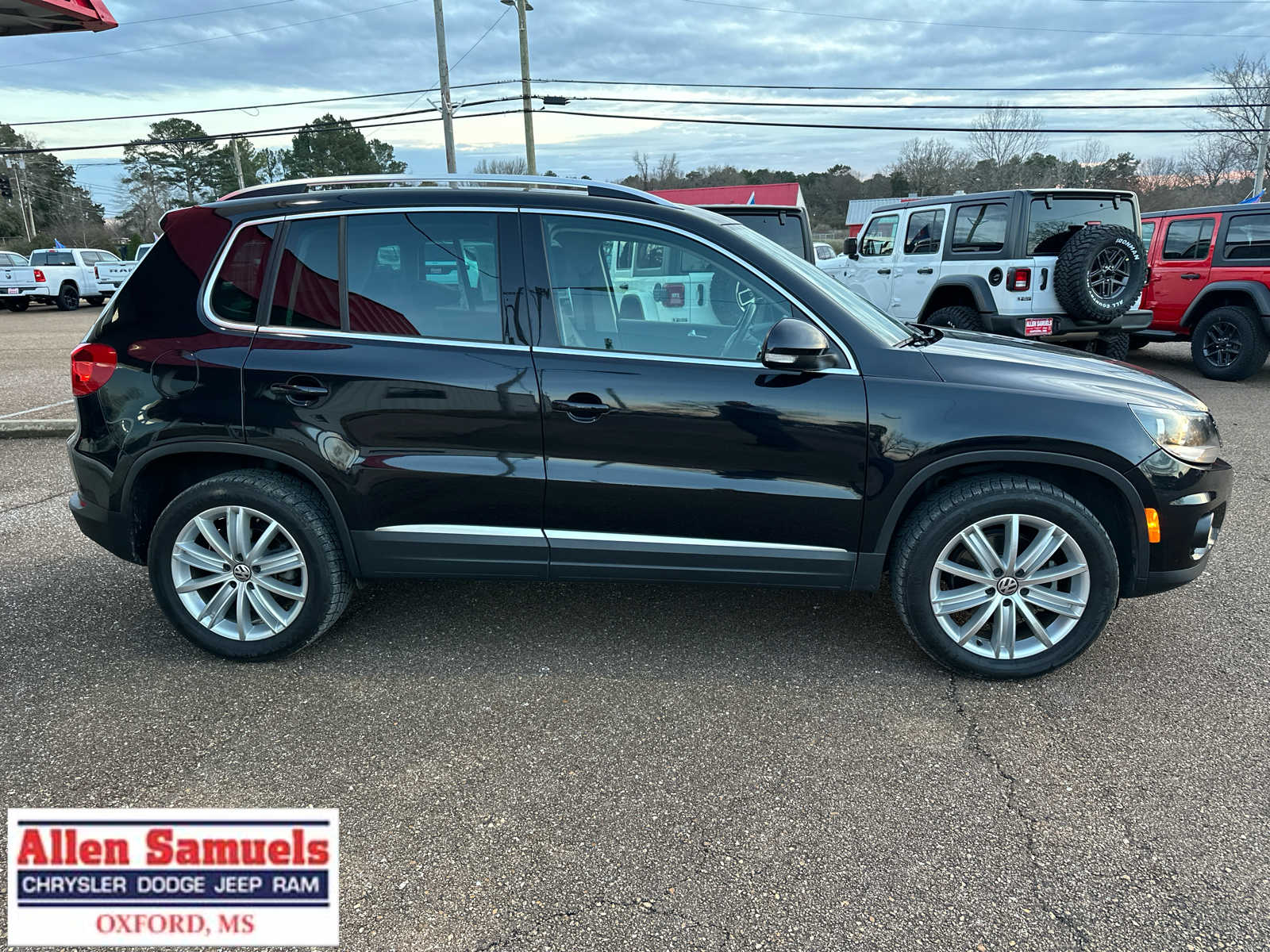 Used 2015 Volkswagen Tiguan SE with VIN WVGAV7AX3FW581148 for sale in Oxford, MS