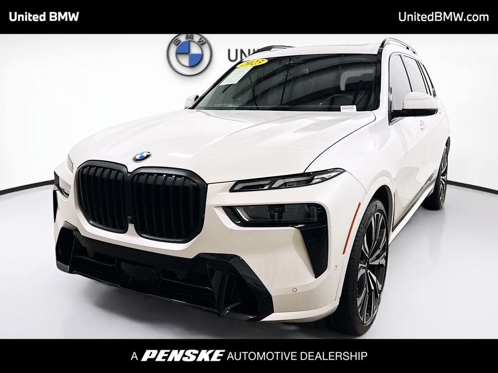 2023 BMW X7 40i's photo
