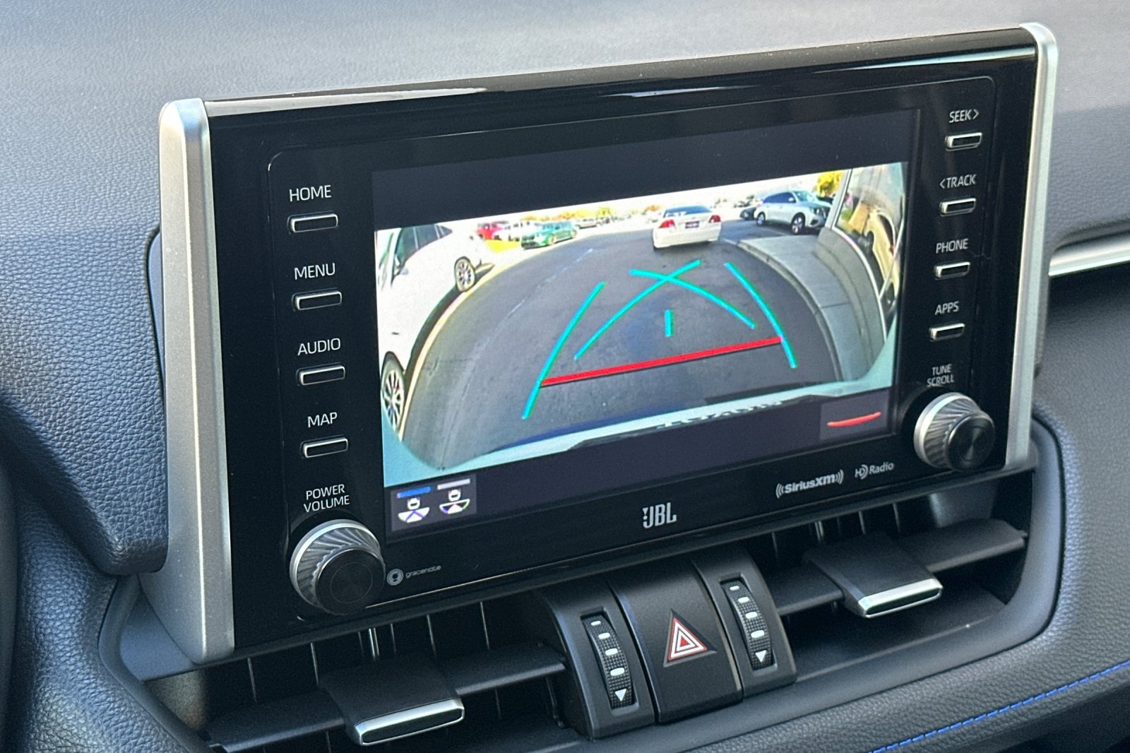 2019 Toyota RAV4 Hybrid XSE photo 16