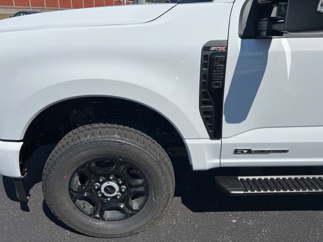 2026 Ford F-350 photo 3