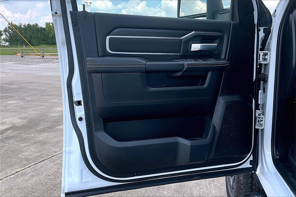 2025 Ram 2500 Big Horn photo 13