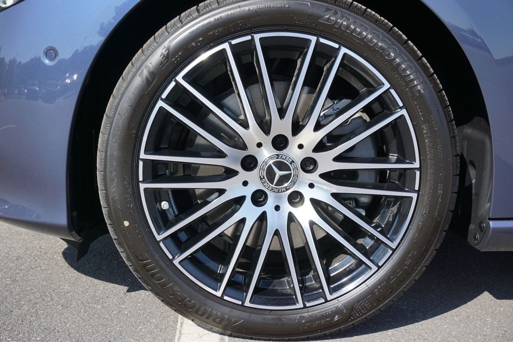 2025 Mercedes Benz C 300 photo 17