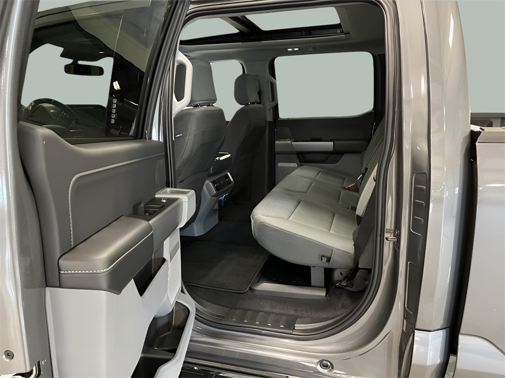 2024 Ford F-150 XLT photo 13