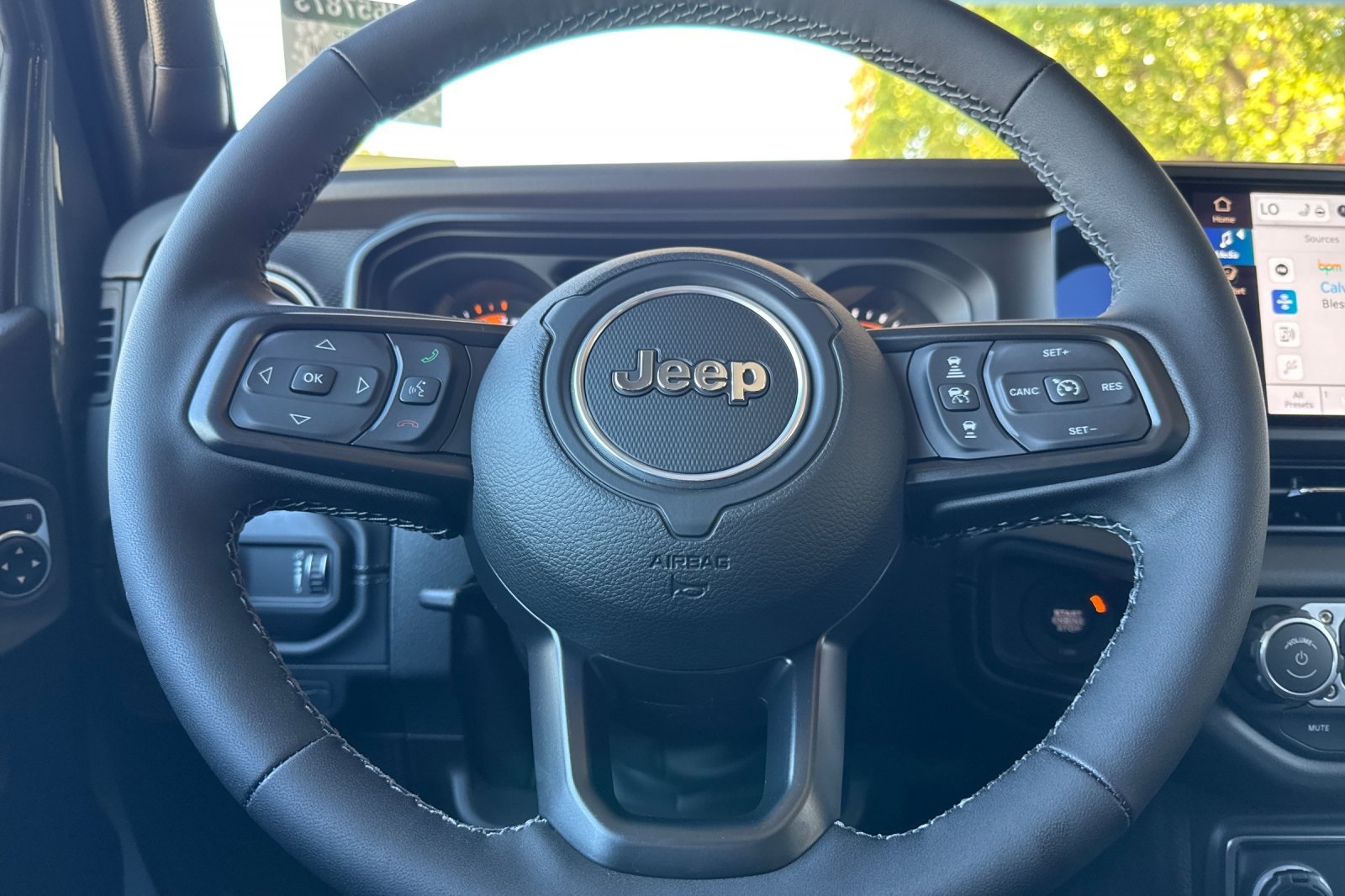 2025 Jeep Wrangler Rubicon photo 21
