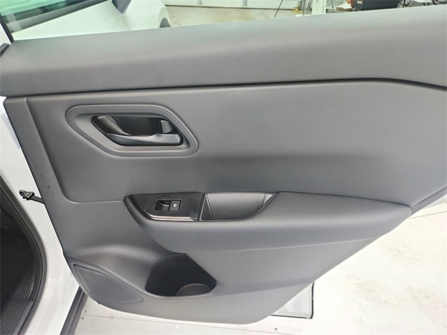 2025 Nissan Rogue S photo 35