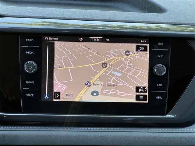 2022 Volkswagen Taos SEL photo 3