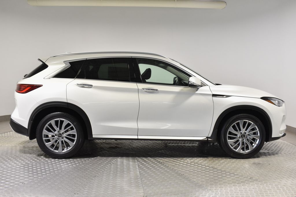 2025 Infiniti QX50 Luxe AWD photo 7