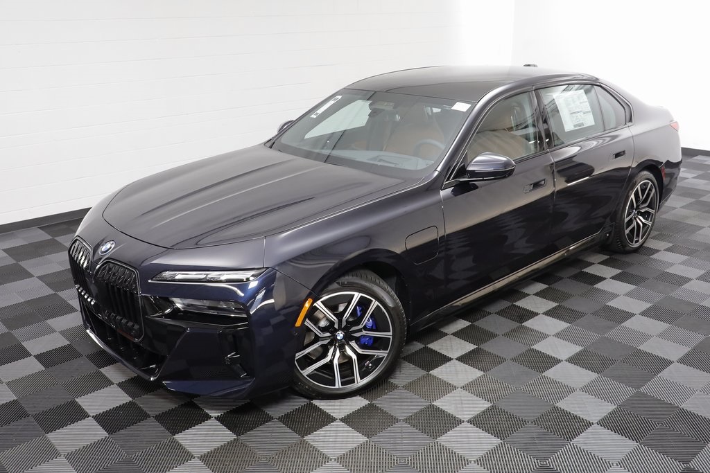 2026 Bmw 750e photo 2