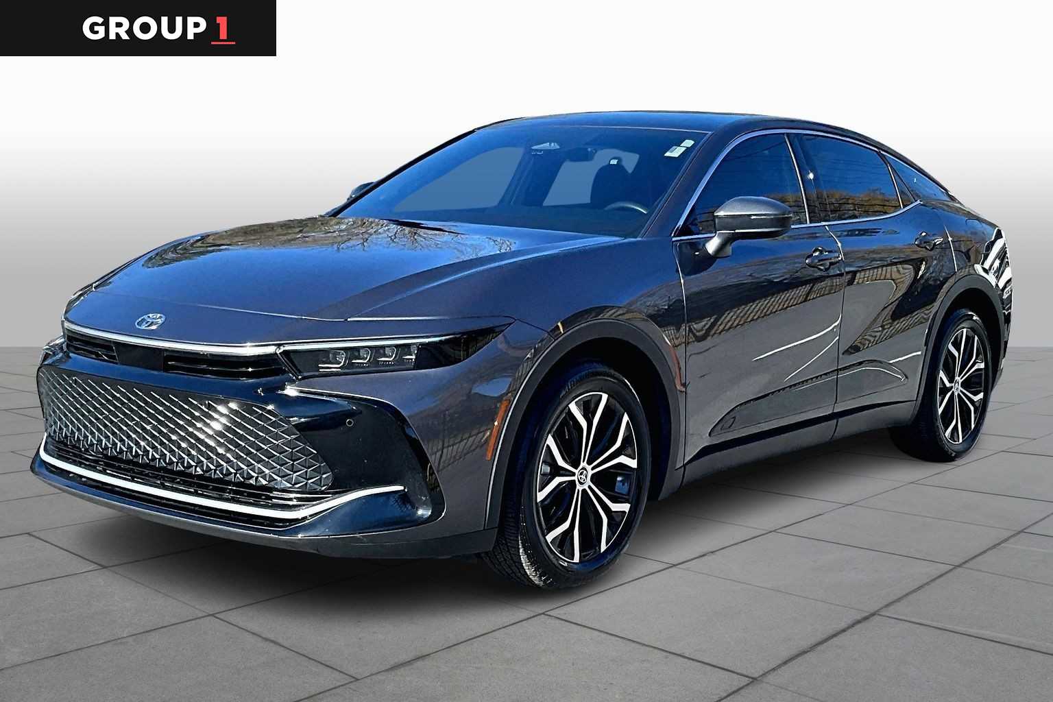 2023 Toyota Crown Limited's photo