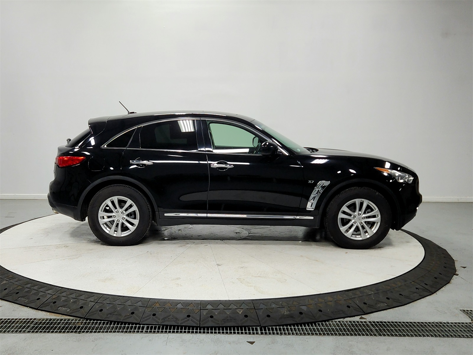 2017 Infiniti QX70 Base photo 7
