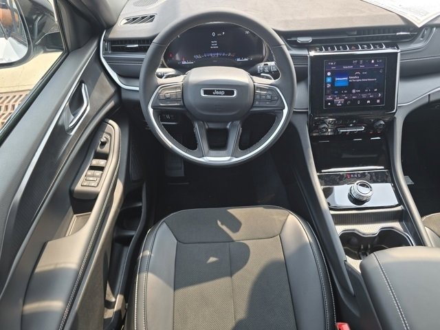 2025 Jeep Grand Cherokee Altitude X photo 3