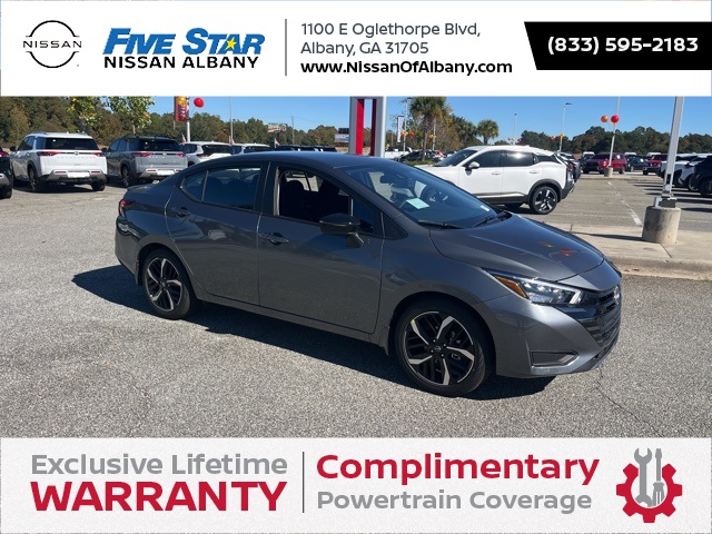 2025 Nissan Versa Sedan SR's photo