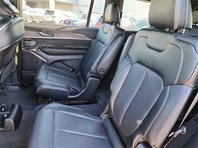 2021 Jeep Grand Cherokee Overland photo 16