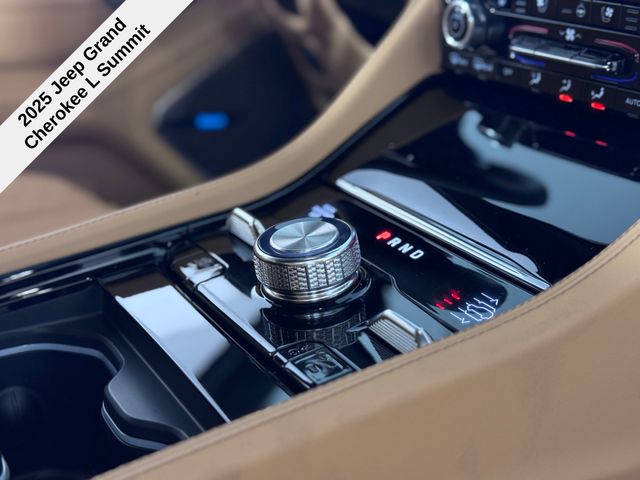 2025 Jeep Grand Cherokee L Summit Reserve photo 24