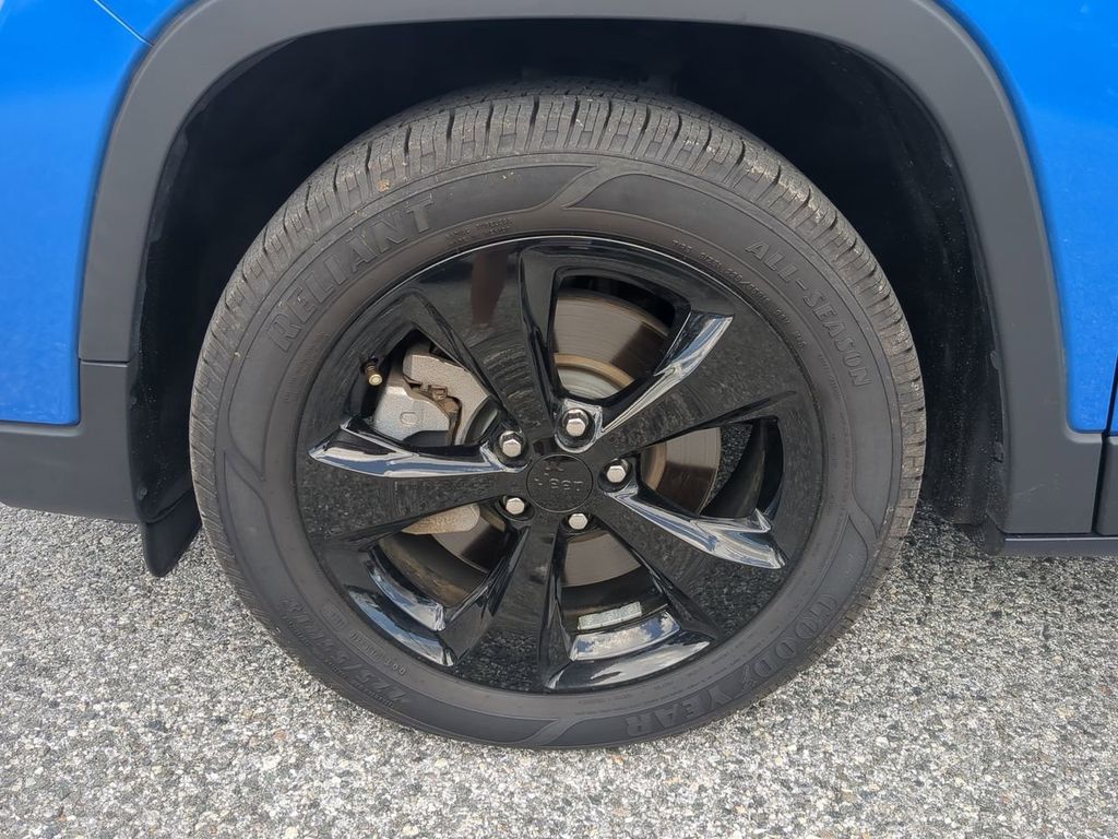2021 Jeep Cherokee Altitude photo 10