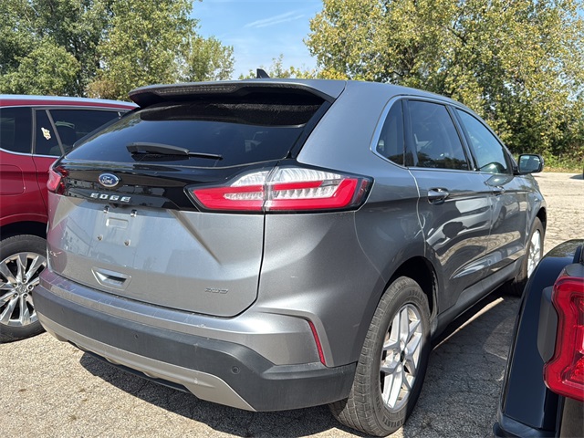 2023 Ford Edge SEL photo 3