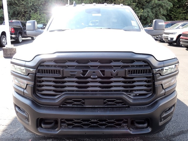 2026 Ram 3500 Tradesman photo 9