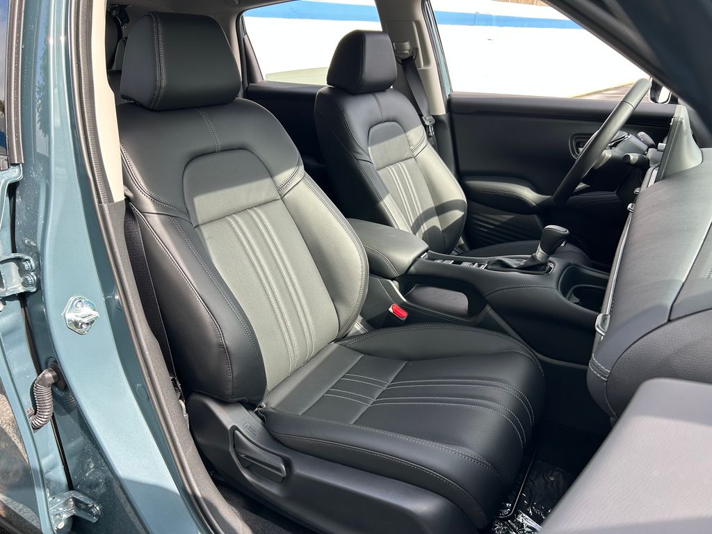 2026 Honda HR-V EX-L photo 24