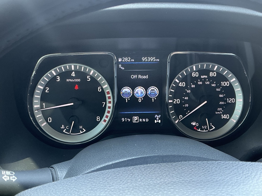 2019 Nissan Titan SL photo 26