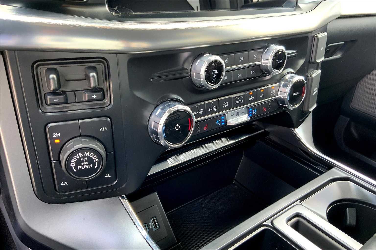 2022 Ford F-150 Lariat photo 62