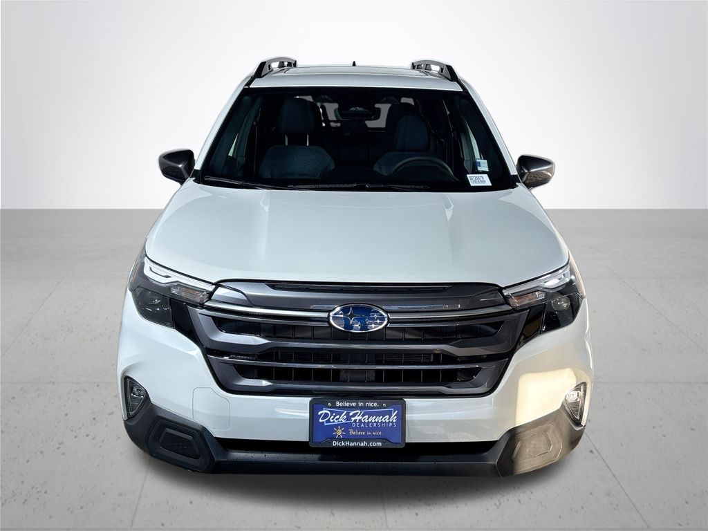 2025 Subaru Forester Premium photo 3