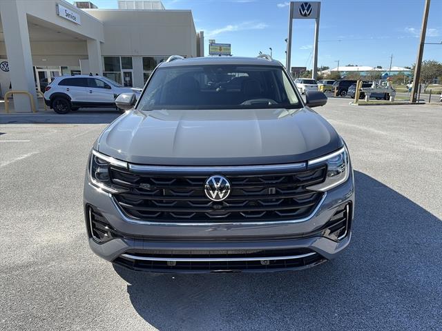 2026 Volkswagen Atlas SEL Premium R-Line photo 2