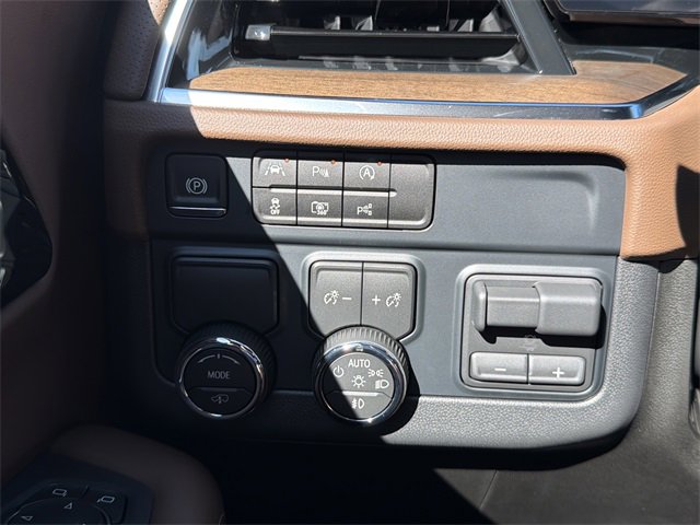 2026 Chevrolet Suburban High Country photo 27