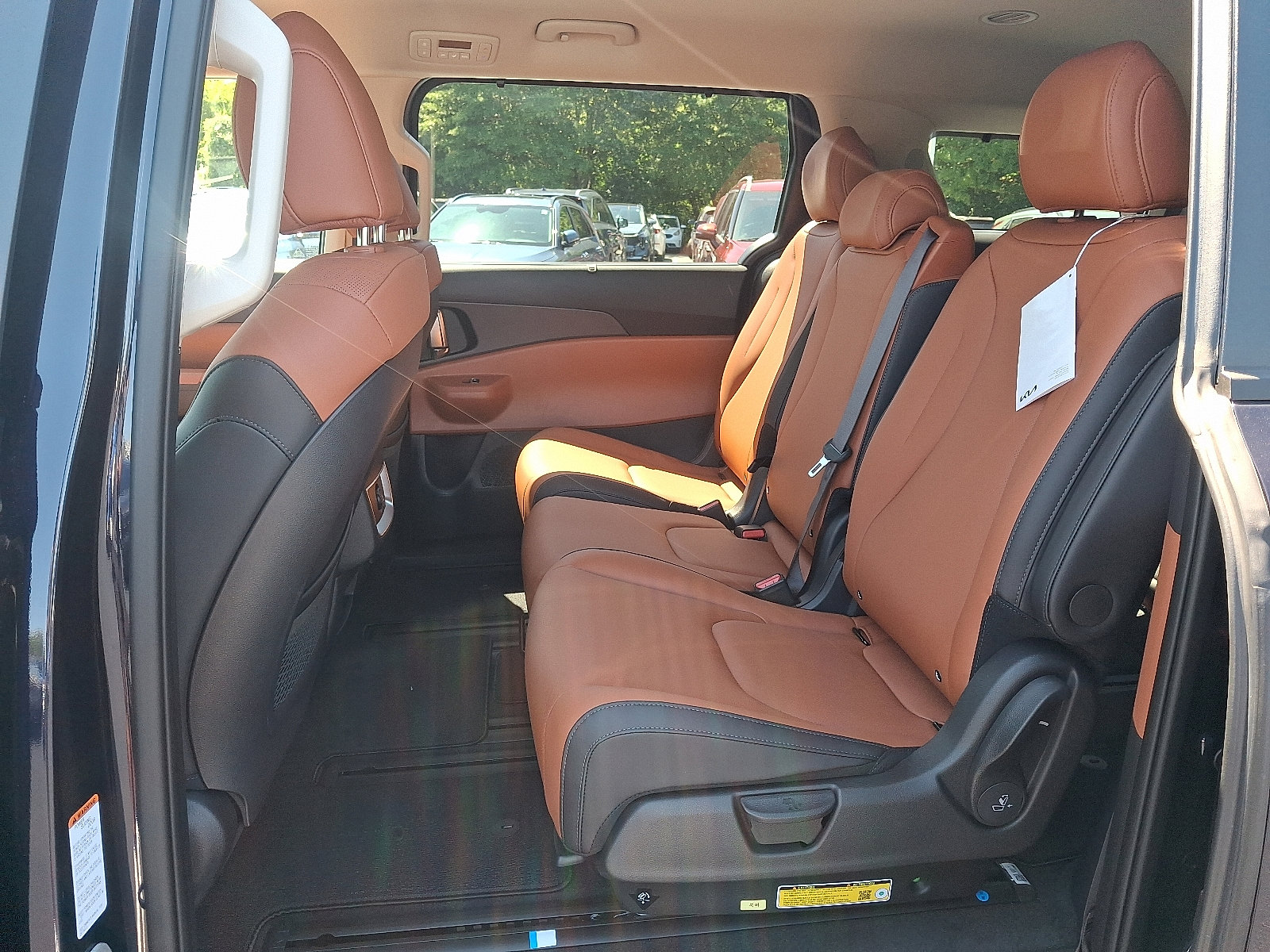 2026 Kia Carnival EX photo 4