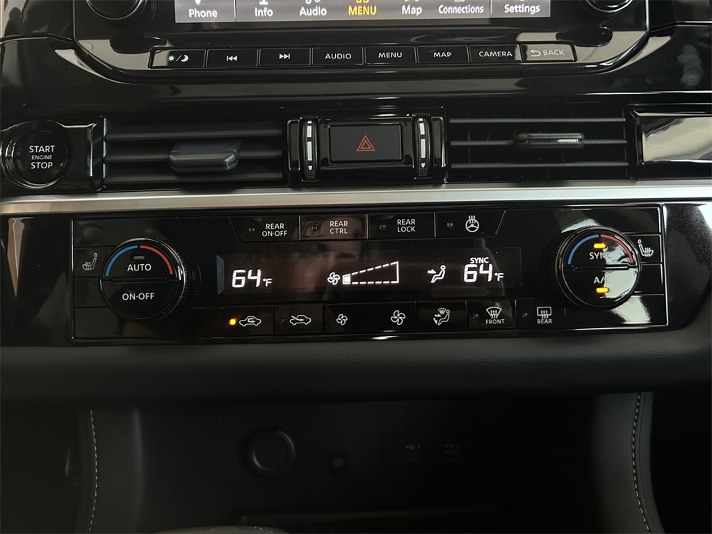 2025 Nissan Pathfinder SL photo 14