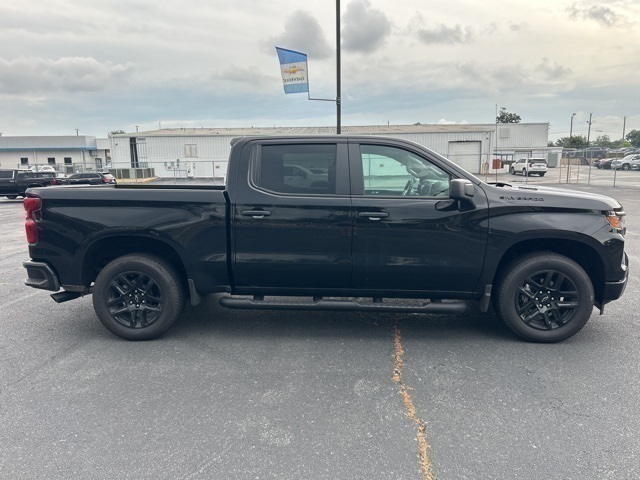 2025 Chevrolet Silverado 1500 Custom photo 4