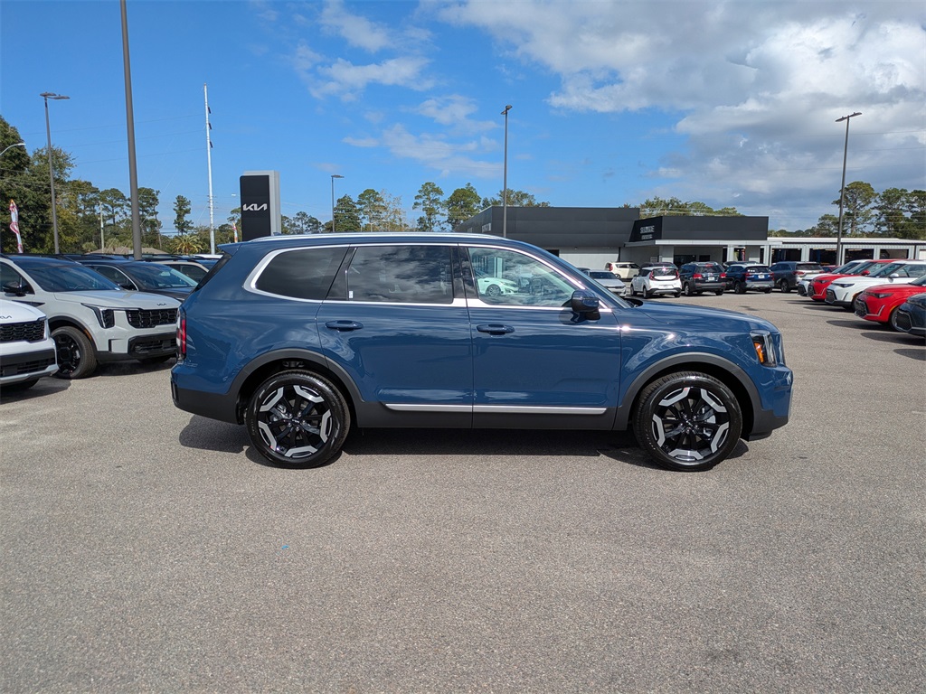2025 Kia Telluride EX photo 2